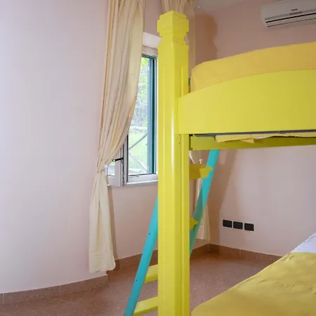 Casa Mareluna Bed & Breakfast *