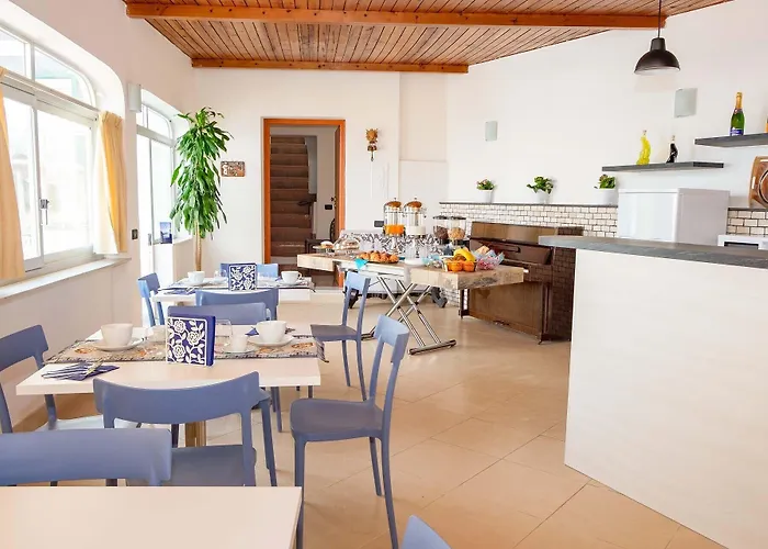 Casa Mareluna فندق مبيت وإفطار 3*